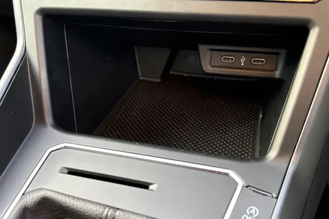 FG22HKP Volkswagen Polo 1.0 TSI 110 R-Line 5dr DSG **17' BERGAMO ALLOYS** Thumbnail #37