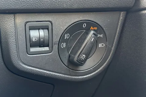 FG22HKP Volkswagen Polo 1.0 TSI 110 R-Line 5dr DSG **17' BERGAMO ALLOYS** Thumbnail #40