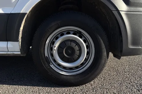 DE25EWC Volkswagen Crafter 2.0 TDI 140PS Commerce High Roof Van Thumbnail #10