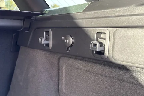 Land Rover Range Rover Velar 2.0 D200 MHEV Dynamic SE Auto 4WD Euro 6 (s/s) 5dr Thumbnail #33