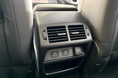 Land Rover Discovery Sport 2.0 D165 MHEV Dynamic SE Auto 4WD Euro 6 (s/s) 5dr Thumbnail #37