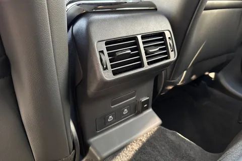 Land Rover Range Rover Velar 2.0 D200 MHEV Dynamic SE Auto 4WD Euro 6 (s/s) 5dr Thumbnail #38