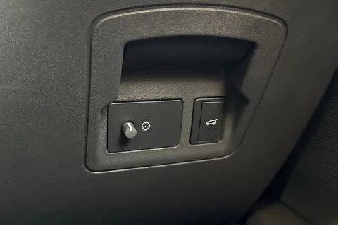 Land Rover Range Rover Velar 2.0 D200 MHEV Dynamic SE Auto 4WD Euro 6 (s/s) 5dr Thumbnail #43