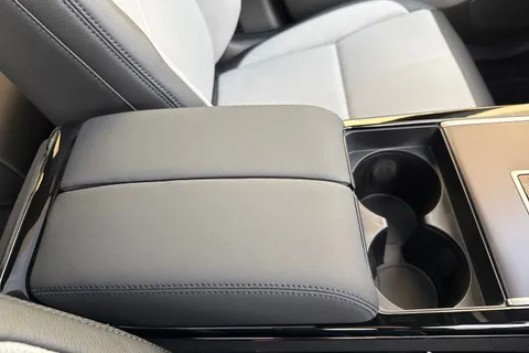 Land Rover Range Rover Velar 2.0 D200 MHEV Dynamic SE Auto 4WD Euro 6 (s/s) 5dr Thumbnail #54