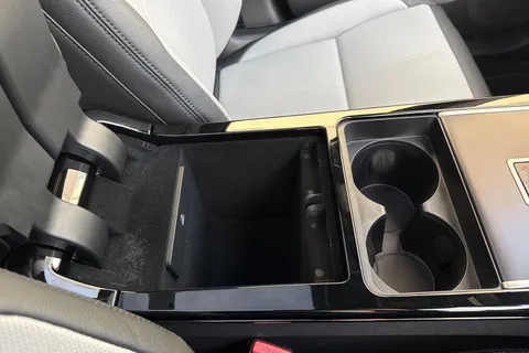 Land Rover Range Rover Velar 2.0 D200 MHEV Dynamic SE Auto 4WD Euro 6 (s/s) 5dr Thumbnail #56