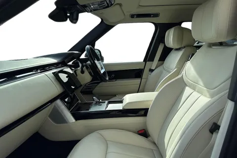 Land Rover Range Rover 3.0 P460e 38.2kWh Autobiography Auto 4WD Euro 6 (s/s) 5dr Thumbnail #4