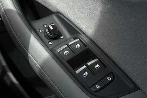 KY24TLZ Audi SQ8 SUV  Vorsprung TFSI  507 PS tiptronic Thumbnail #42