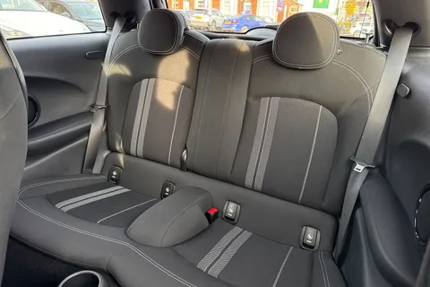 LG20ZHH Mini Hatch 1.5 Cooper Sport Euro 6 (s/s) 3dr Thumbnail #20