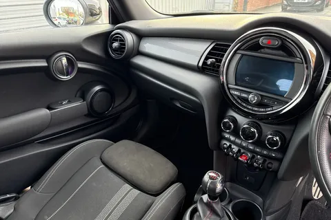 LG20ZHH Mini Hatch 1.5 Cooper Sport Euro 6 (s/s) 3dr Thumbnail #21