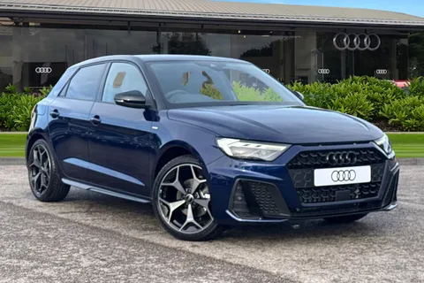  Audi A1 1.0 TFSI 30 Black Edition Sportback Euro 6 (s/s) 5dr Thumbnail #2