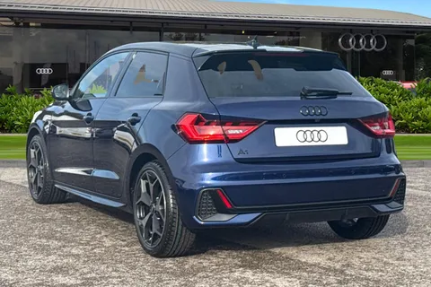  Audi A1 1.0 TFSI 30 Black Edition Sportback Euro 6 (s/s) 5dr Thumbnail #3