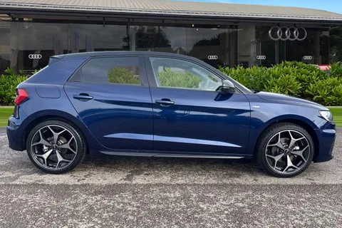  Audi A1 1.0 TFSI 30 Black Edition Sportback Euro 6 (s/s) 5dr Thumbnail #4