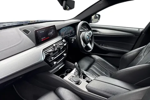 YE19NKN BMW 5 Series 2.0 520d M Sport Touring Auto Euro 6 (s/s) 5dr Thumbnail #9