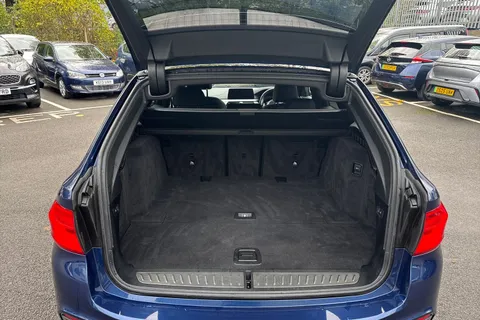 YE19NKN BMW 5 Series 2.0 520d M Sport Touring Auto Euro 6 (s/s) 5dr Thumbnail #10