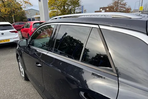 KT74ZGC Volkswagen T-Roc 1.5 TSI R-Line 5dr DSG | Heated Seats |  Rear Camera Thumbnail #28