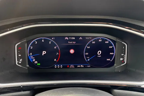 KT74ZGC Volkswagen T-Roc 1.5 TSI R-Line 5dr DSG | Heated Seats |  Rear Camera Thumbnail #32