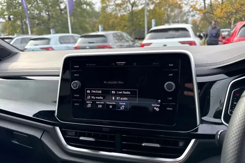 KT74ZGC Volkswagen T-Roc 1.5 TSI R-Line 5dr DSG | Heated Seats |  Rear Camera Thumbnail #43