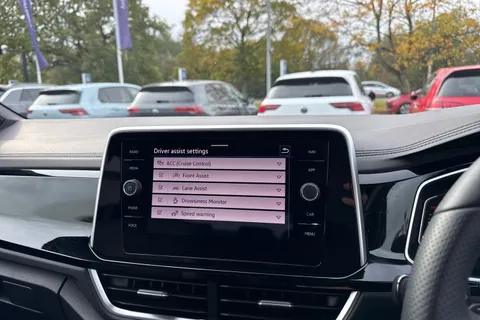 KT74ZGC Volkswagen T-Roc 1.5 TSI R-Line 5dr DSG | Heated Seats |  Rear Camera Thumbnail #48