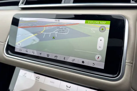 OV19XJY Land Rover Range Rover Velar 2.0 D240 R-Dynamic HSE Auto 4WD Euro 6 (s/s) 5dr Thumbnail #18