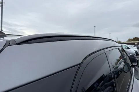 OV19XJY Land Rover Range Rover Velar 2.0 D240 R-Dynamic HSE Auto 4WD Euro 6 (s/s) 5dr Thumbnail #30