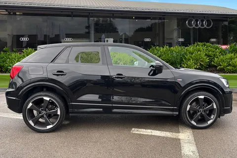 PN71MYP Audi Q2 Black Edition 30 TFSI 110 PS 6-speed Thumbnail #4