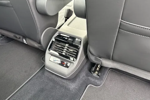 DA25BRZ Volkswagen ID.5 128kW Max Pro 77kWh 5dr Auto | Heat Pump | Rear View Camera | Heated Seats Thumbnail #32