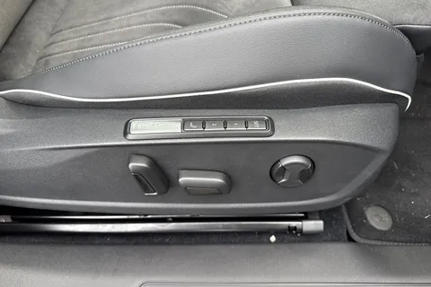 DA25BRZ Volkswagen ID.5 128kW Max Pro 77kWh 5dr Auto | Heat Pump | Rear View Camera | Heated Seats Thumbnail #34