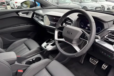 14 of 61 for Audi Q4 e-tron Q4 Sportback S line 45 e-tron 210,00 kW