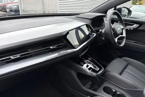 15 of 61 for Audi Q4 e-tron Q4 Sportback S line 45 e-tron 210,00 kW