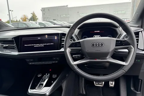 18 of 61 for Audi Q4 e-tron Q4 Sportback S line 45 e-tron 210,00 kW