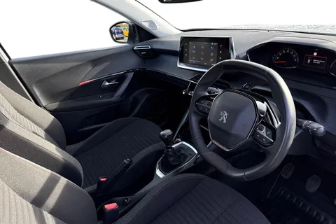 14 of 65 for PEUGEOT 2008 Active Premium Ptech 1.2 PureTech Active Premium Euro 6 (s/s) 5dr