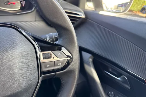 37 of 65 for PEUGEOT 2008 Active Premium Ptech 1.2 PureTech Active Premium Euro 6 (s/s) 5dr