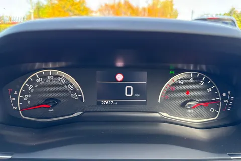 41 of 65 for PEUGEOT 2008 Active Premium Ptech 1.2 PureTech Active Premium Euro 6 (s/s) 5dr