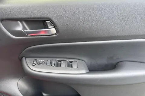 23 of 47 for HONDA JAZZ 1.5 i-MMD Hybrid SR 5dr eCVT