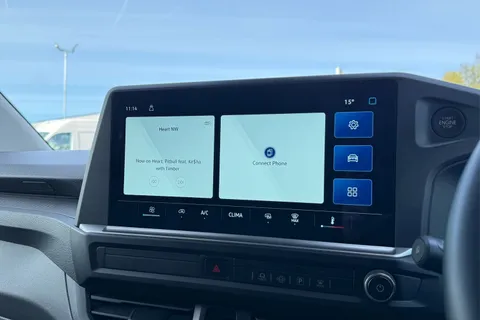 DG25EYP Volkswagen Transporter 2.0 TDI 110 Commerce Plus Van Thumbnail #18