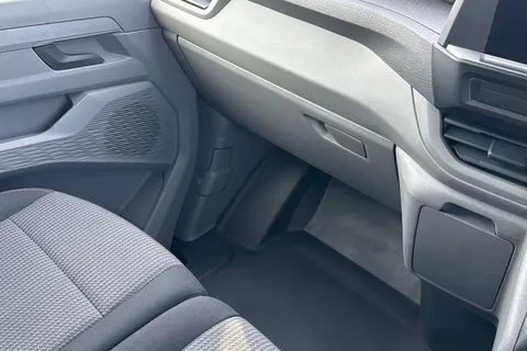 DG25EYP Volkswagen Transporter 2.0 TDI 110 Commerce Plus Van Thumbnail #21