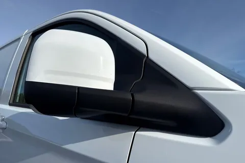 DG25EYP Volkswagen Transporter 2.0 TDI 110 Commerce Plus Van Thumbnail #27