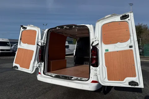 DG25EYP Volkswagen Transporter 2.0 TDI 110 Commerce Plus Van Thumbnail #34