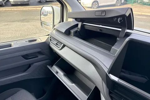 DG25EYP Volkswagen Transporter 2.0 TDI 110 Commerce Plus Van Thumbnail #36