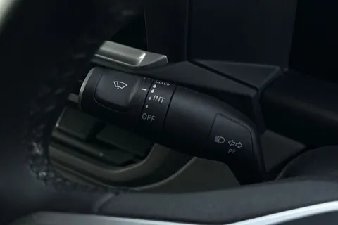 DG25EYP Volkswagen Transporter 2.0 TDI 110 Commerce Plus Van Thumbnail #42