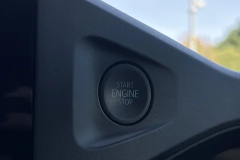 DG25EYP Volkswagen Transporter 2.0 TDI 110 Commerce Plus Van Thumbnail #45