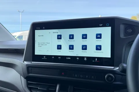 DG25EYP Volkswagen Transporter 2.0 TDI 110 Commerce Plus Van Thumbnail #47