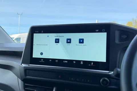 DG25EYP Volkswagen Transporter 2.0 TDI 110 Commerce Plus Van Thumbnail #50