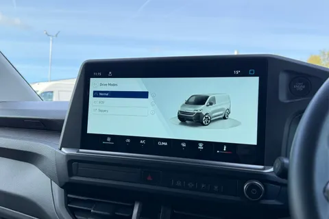 DG25EYP Volkswagen Transporter 2.0 TDI 110 Commerce Plus Van Thumbnail #52