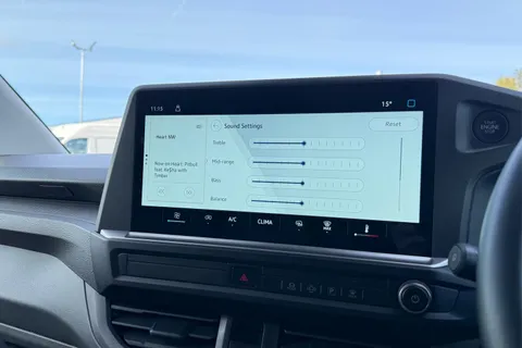 DG25EYP Volkswagen Transporter 2.0 TDI 110 Commerce Plus Van Thumbnail #55