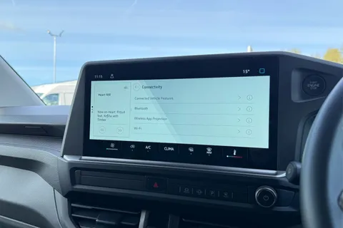 DG25EYP Volkswagen Transporter 2.0 TDI 110 Commerce Plus Van Thumbnail #59