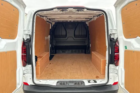 CX25LYK Volkswagen Transporter 2.0 TDI 110 Commerce Plus Van Thumbnail #11