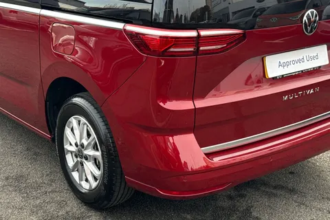 DG25AAJ Volkswagen Multivan SWB 2.0 TDI Life 5dr DSG 7 Seats Thumbnail #8