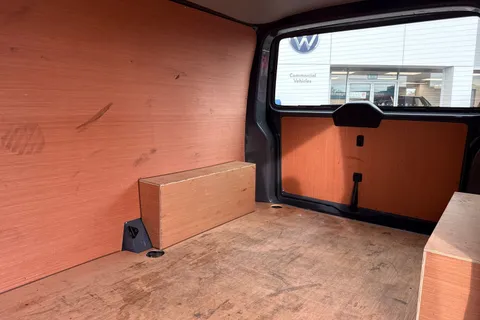 CX24NZR Volkswagen Transporter 2.0 TDI 110 Highline Van Thumbnail #14
