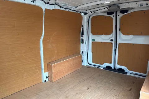 CX25LYK Volkswagen Transporter 2.0 TDI 110 Commerce Plus Van Thumbnail #15